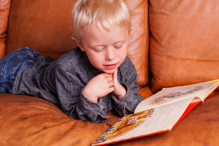 Ways to Read Adventurously with the Littles in 2017