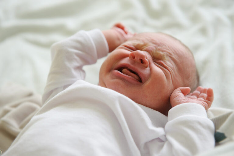 Surviving Colic: Soothing a Fussy Baby and Finding Moments of Relief